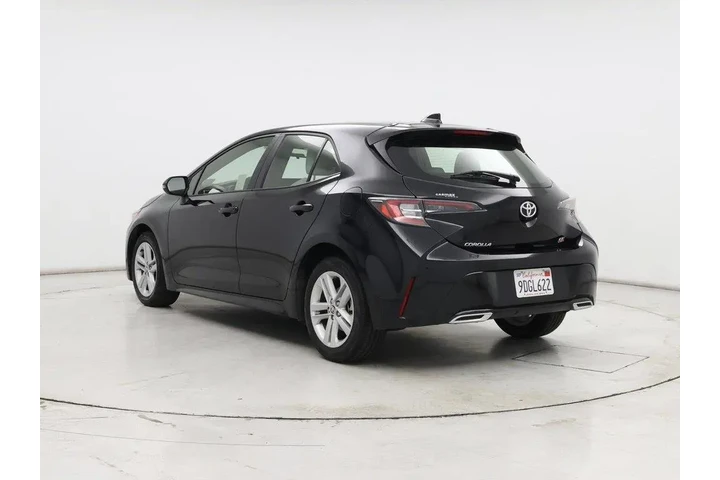 $23998 : Toyota Corolla Hatchback 202 image 2