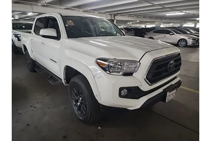 $33995 : Toyota Tacoma 2023 4x2 SR5 V image 1