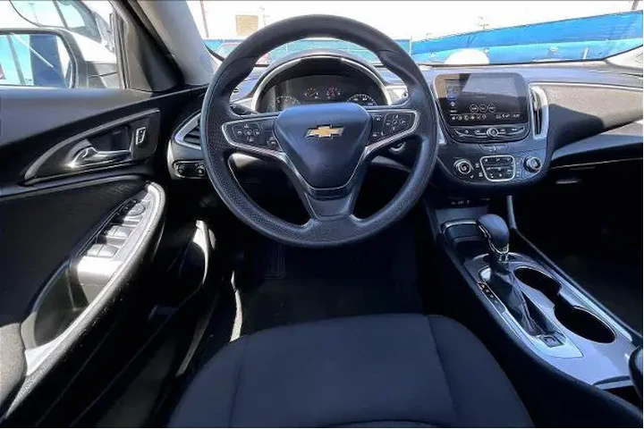 $20197 : Chevrolet Malibu 2024 LT 4dr image 5