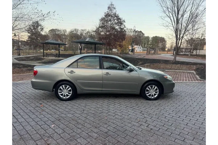 $4800 : 2005 Camry SE image 4