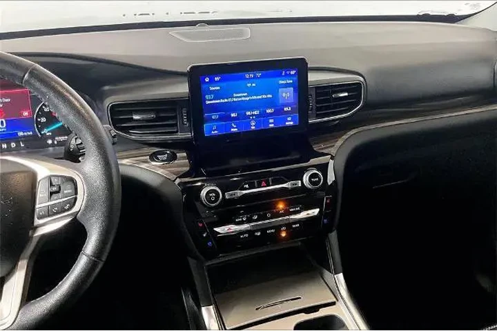 $27969 : Ford Explorer 2024 Limited 4 image 5