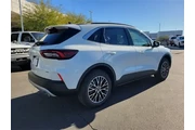 $25936 : Ford Escape Plug-In Hybrid 2 thumbnail