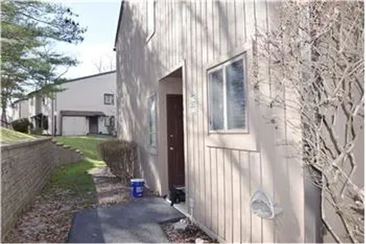 $2200 : Rental property with 2 bedro image 2