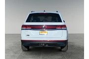 $32500 : Volkswagen Atlas 2024 SE 4dr thumbnail