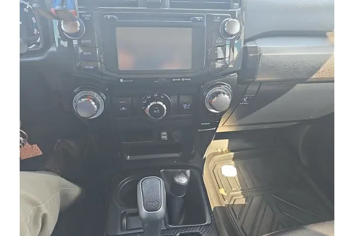 $34998 : Toyota 4Runner 2019 4x4 SR5 image 5