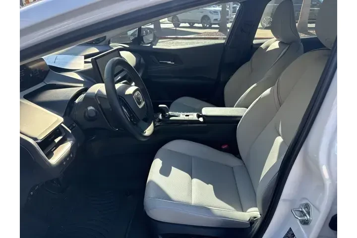 $34012 : Toyota Prius 2026 Limited 4d image 10