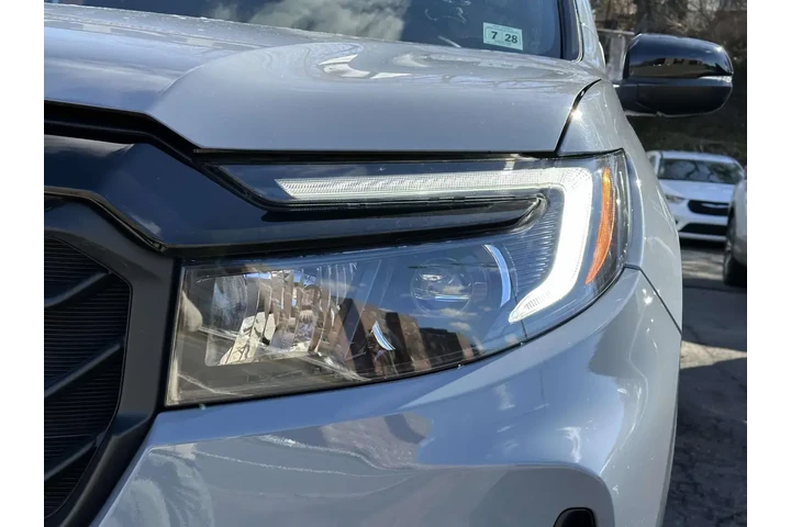 $33985 : Honda Passport 2023 AWD Trai image 7