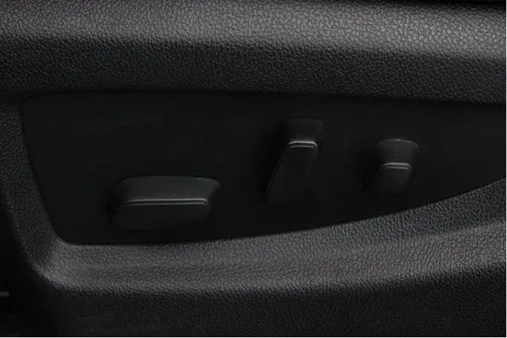 $29919 : Chevrolet Silverado 2500HD 2 image 7