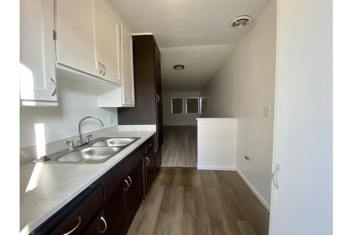 $2375 : Remodeled 2 Bedroom 1 bath image 6