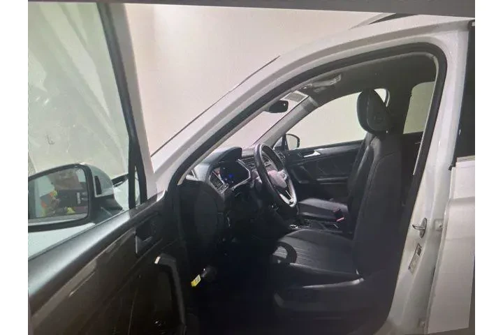 $23995 : Volkswagen Tiguan 2023 SE 4d image 10