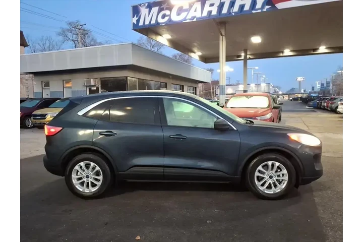 $24930 : Ford Escape 2022 SE 4dr SUV image 2