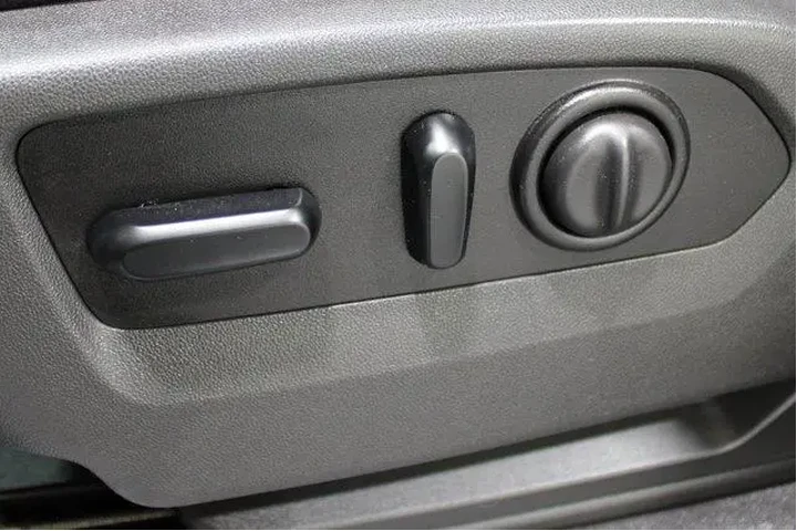 $37982 : Chevrolet Silverado 1500 202 image 4