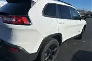 $14950 : Pre-Owned 2018 Cherokee Latit thumbnail