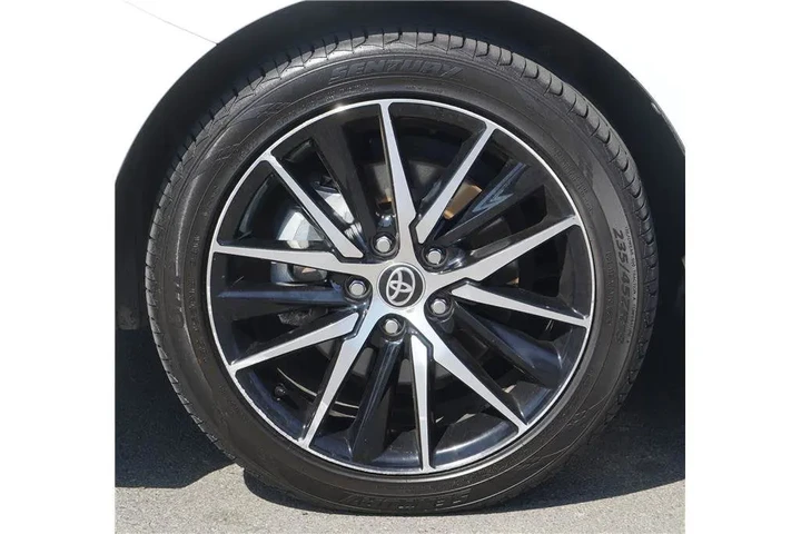 $27984 : 2024 Camry SE Sedan 4D image 9