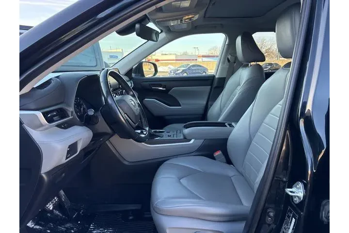 $27499 : Toyota Highlander 2021 AWD X image 4