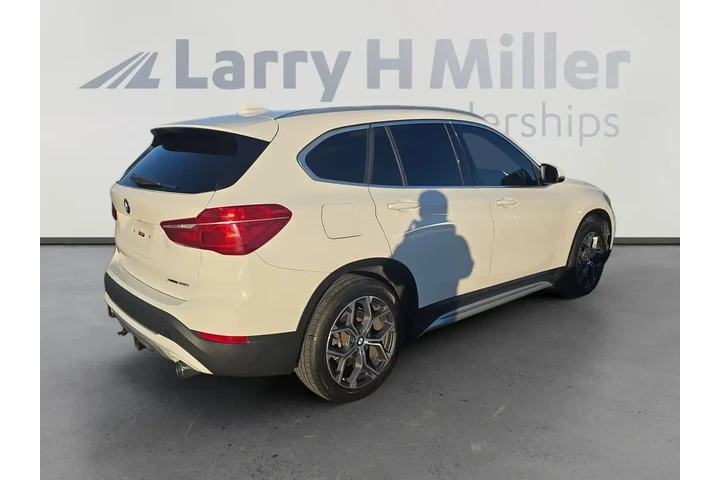 $18924 : BMW X1 2020 AWD xDrive28i 4d image 5