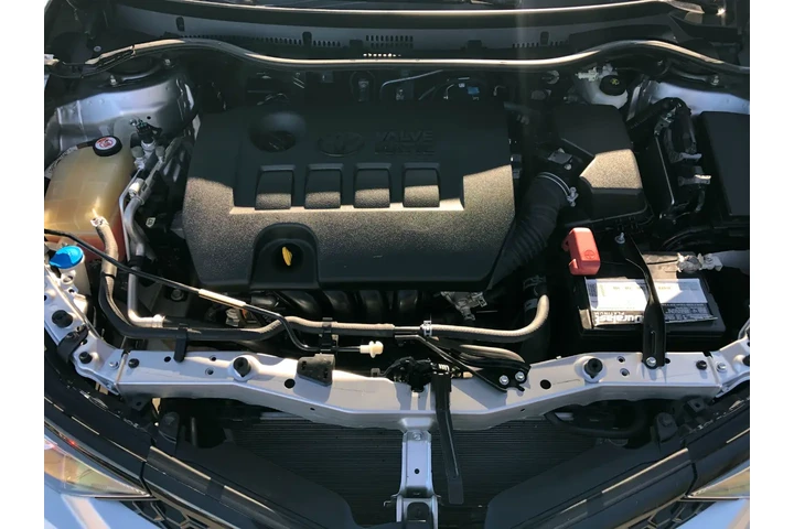 $17450 : 2018 Corolla iM 6A image 1