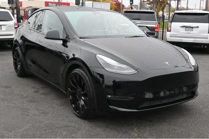$21998 : 2023 Model Y Performance image 3