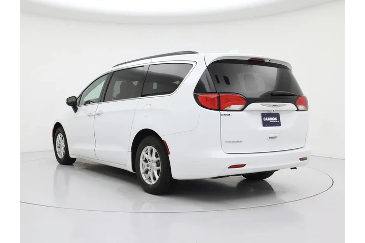 $17998 : Chrysler Voyager 2020 LXi 4d image 2