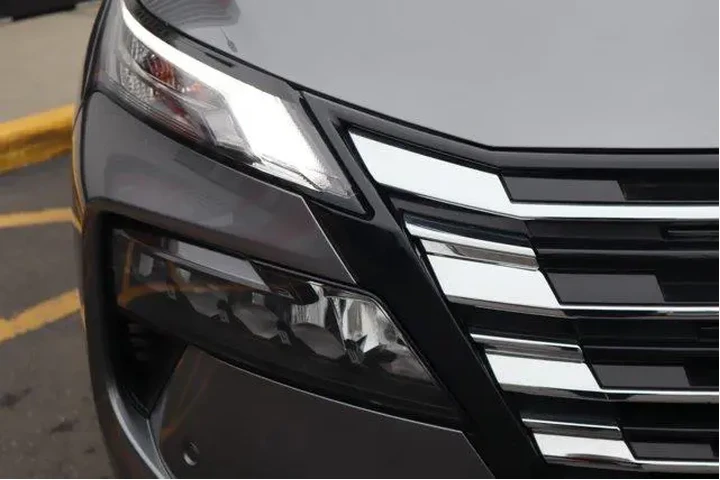 $29957 : Nissan Rogue 2025 AWD SL 4dr image 9