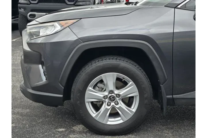 $22391 : Toyota RAV4 2021 XLE 4dr SUV image 5