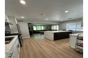 $950 : Beautiful completely remodeled thumbnail
