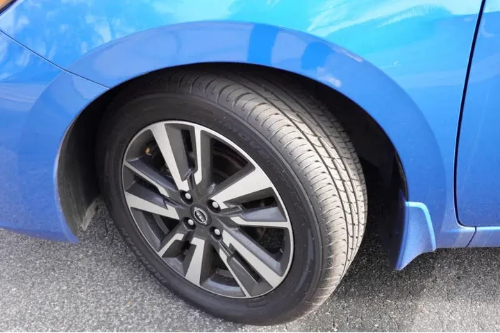 $17988 : 2024 Versa S image 3