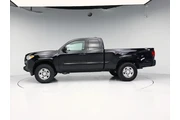 $22998 : Toyota Tacoma 2021 4x2 SR 4d thumbnail
