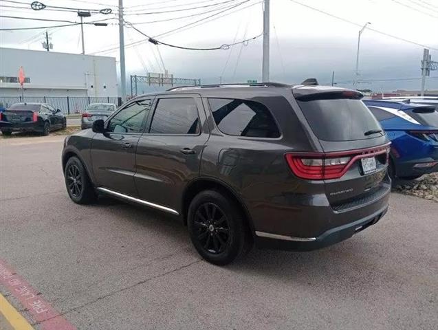 2019 Durango SXT image 5