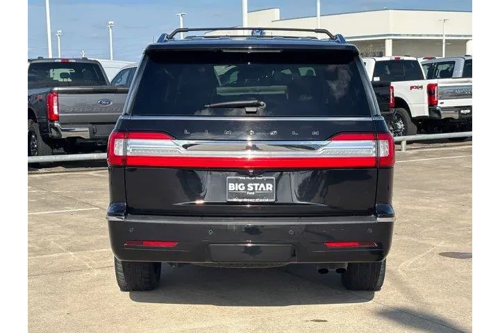 $29995 : Lincoln Navigator L 2020 4x4 image 4