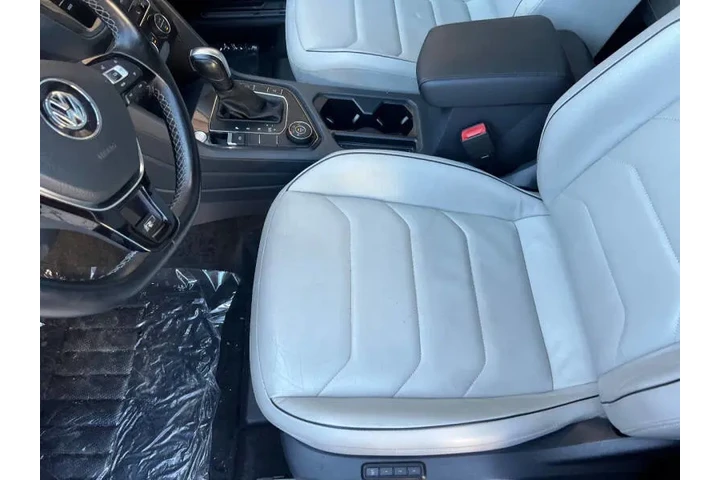 $20000 : 2020 Tiguan SEL Premium R-Lin image 8