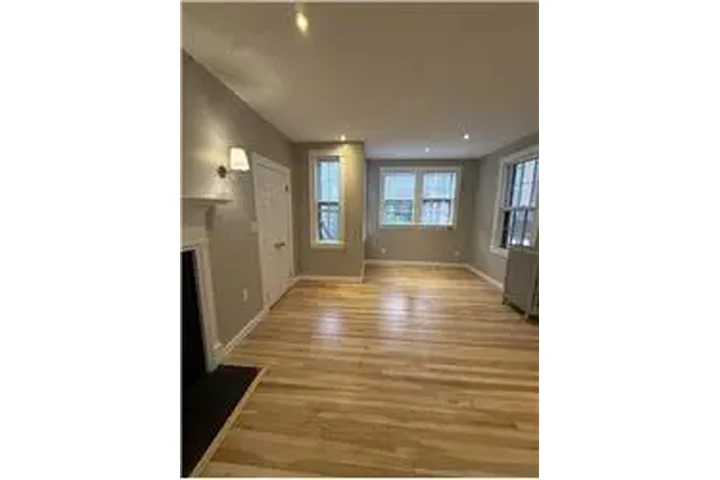 $4000 : Rental property with 1 bedro image 7