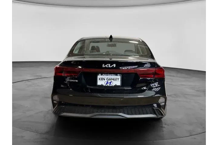 $18138 : Kia Forte 2023 LXS 4dr Sedan image 5