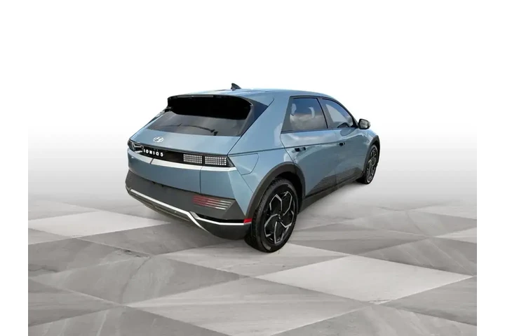 $21654 : Hyundai IONIQ 5 2024 SE 4dr image 8