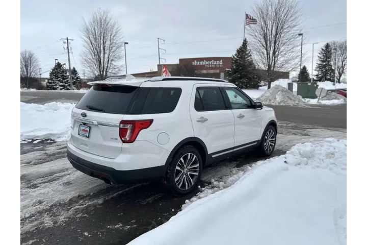 $15990 : 2017 Explorer Platinum image 6