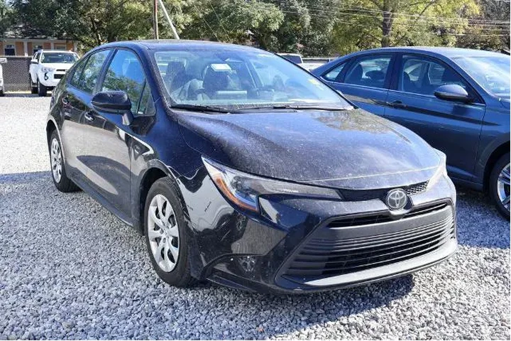 $20373 : Toyota Corolla 2024 LE 4dr S image 3