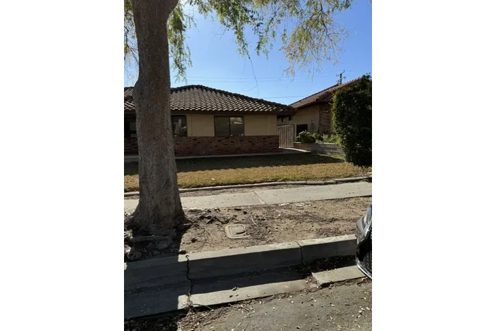 $3300 : CASA DE 3 RECS. 2 BAÑOS image 4
