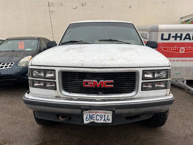 $6000 : 1996 GMC Yukon SLE image 1