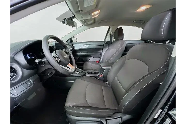 $19975 : Kia Forte 2024 LX 4dr Sedan image 10