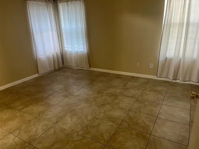 $1200 : North Las Vegas image 5