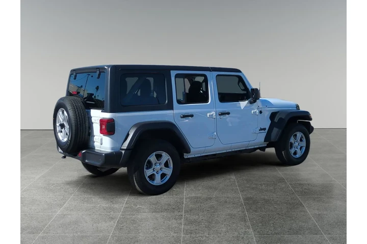 $33500 : Jeep Wrangler 2023 4x4 Willy image 5