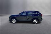 $23947 : 2021 RAV4 LE thumbnail