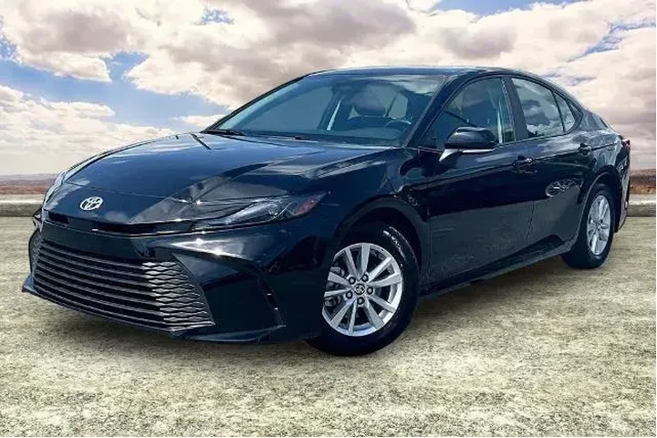 $25991 : Toyota Camry 2025 SE 4dr Sed image 3