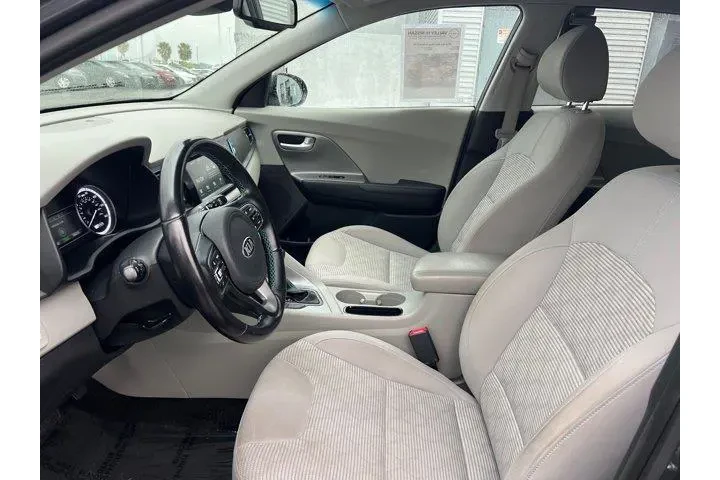 $14997 : Kia Niro Plug-In Hybrid 2018 image 9