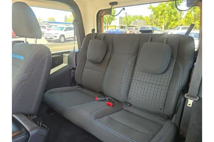 $37995 : Jeep Wrangler 2021 4x4 Islan image 8