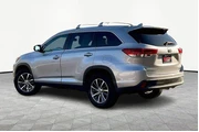 $24328 : Toyota Highlander 2019 XLE 4 thumbnail