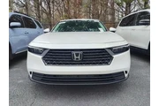 $29428 : Honda Accord 2024 EX 4dr Sed thumbnail