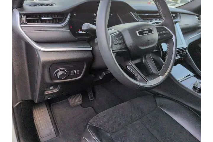 $34489 : Jeep Grand Cherokee L 2023 4 image 2