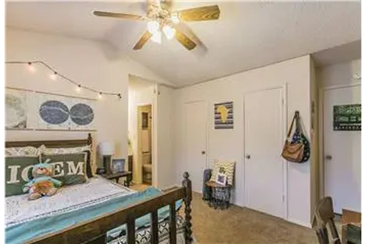 $1500 : Rental property with 3 bedro image 5