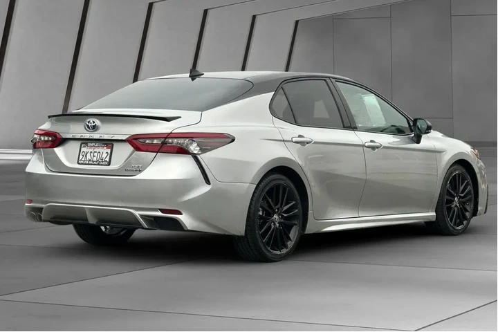 $28800 : Toyota Camry Hybrid 2024 XSE image 4